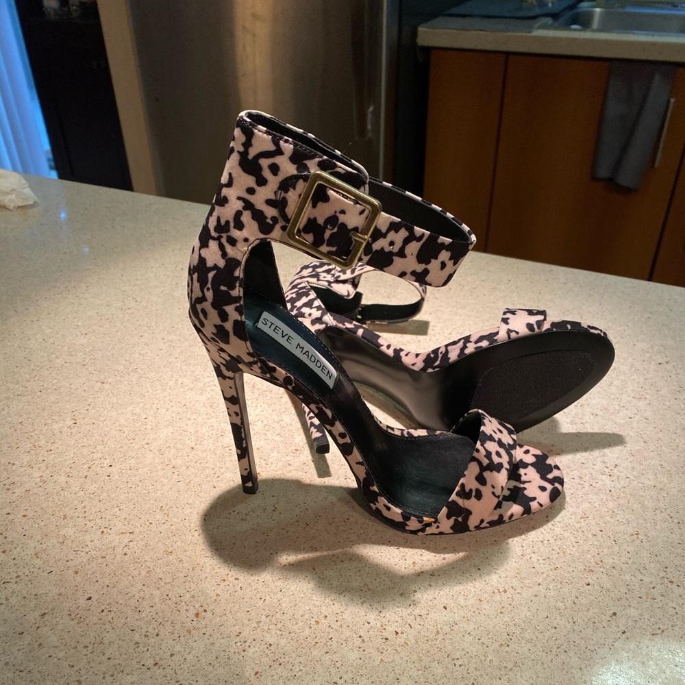 Open toe animal print strap heel